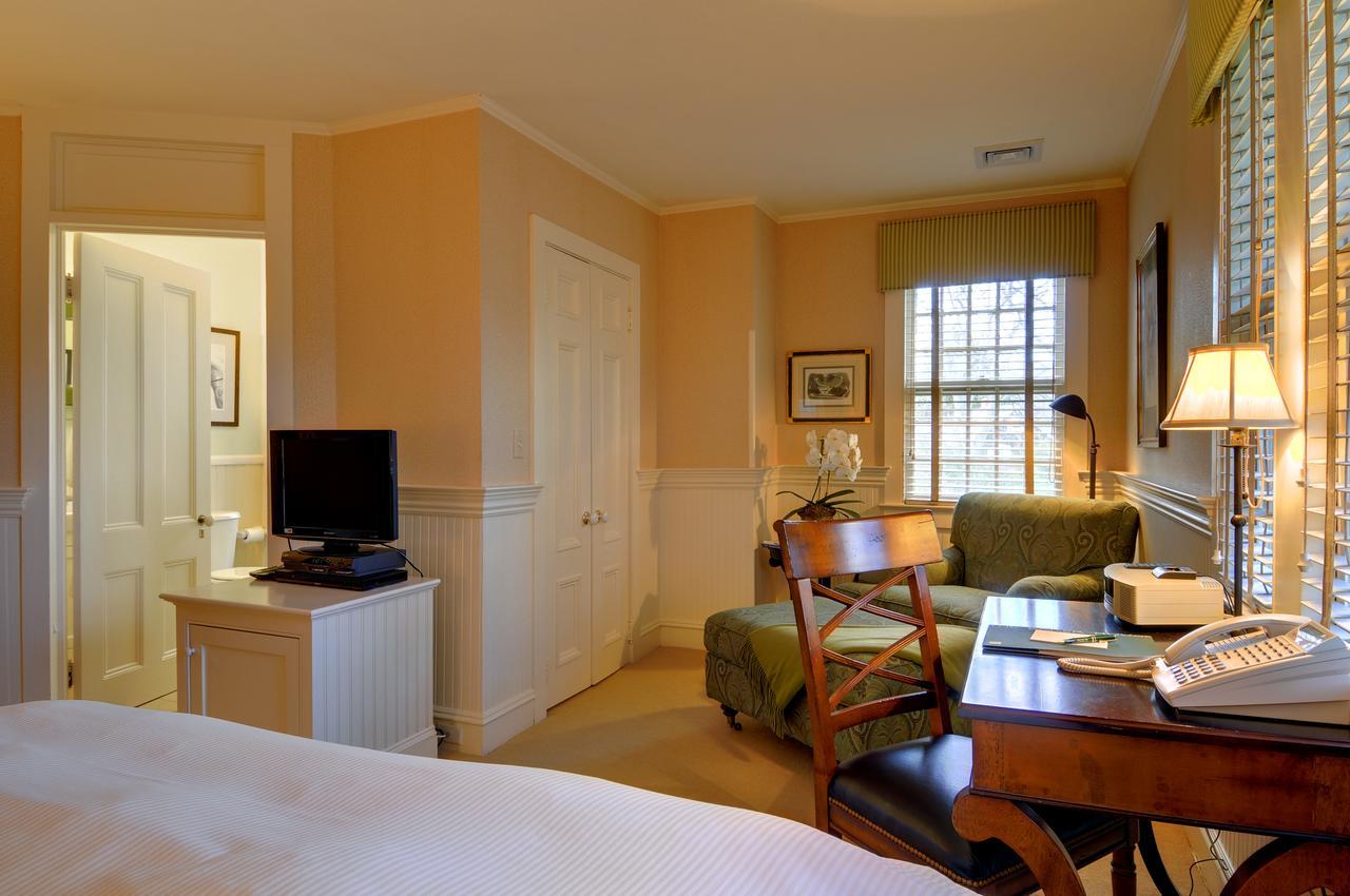 The Baker House 1650 Bed & Breakfast East Hampton Dış mekan fotoğraf